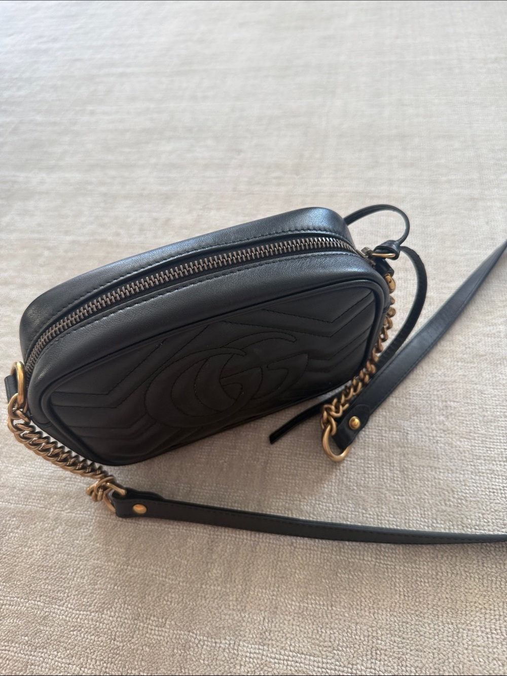 Gucci Black Matelassé GG Shoulder Crossbody Bag with Gold Hardware - Picture 3 of 4